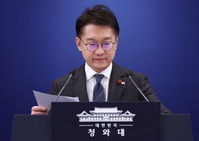 靑 "윤석열 1심 무기징역 선고, 특별히 말씀드릴 것 없다"