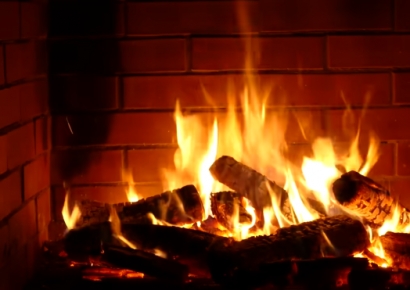 '타닥타닥' 벽난로 영상 1개로 18억 번 유튜버…비결 보니  