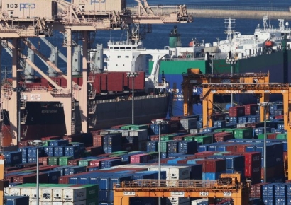 "반도체가 끌고 건설이 눌렀다"…지난해 산업생산 0.5%↑, 5년만 최저(종합)