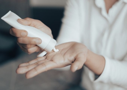 "핸드크림 바르셨죠? 나가세요"…양양 유명 카페서 무슨 일