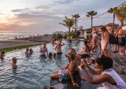 "돈 많이 안 쓸거면 오지마"…관광객에 '통장 잔고' 증명 추진하는 발리