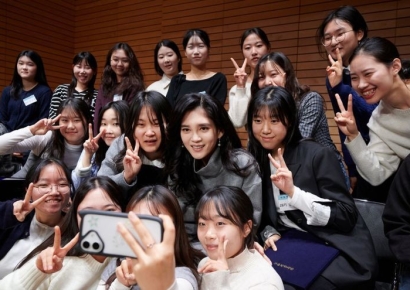 매출 300배 뛰게 하더니…이부진, 우아한 '17만원 원피스' 또 택했다