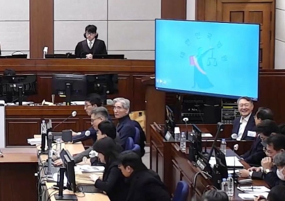 [속보]'내란 우두머리' 윤석열 구형 13일로 연기…기일 추가지정