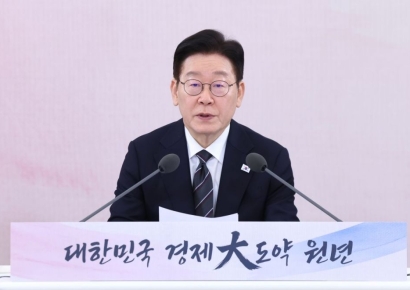 BTS 공연 앞두고 10배나 오른 숙박요금…李대통령 "악질 횡포 뿌리 뽑아야"