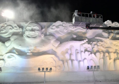 "공무원이 다 치워"…폭설에도 '우르르' 몰린 산천어축제
