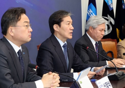 조국 "도로 검찰공화국 안 돼…중수청 정부안 반대"