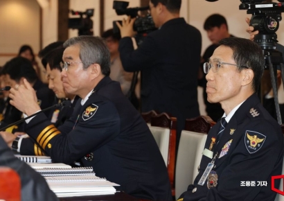 [포토] 경찰청 업무보고 참석한 유재성 경찰청장직무대행