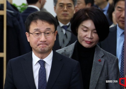 [포토] 원내대책회의 참석하는 한병도