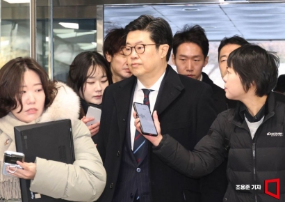 [포토] 김병주 MBK파트너스 회장 영장심사 출석
