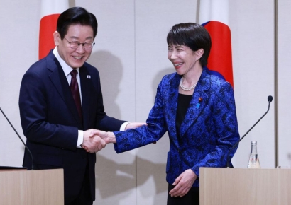 다카이치, 손목서 '이것' 포착…돌연 '일정 취소'까지, 무슨 일