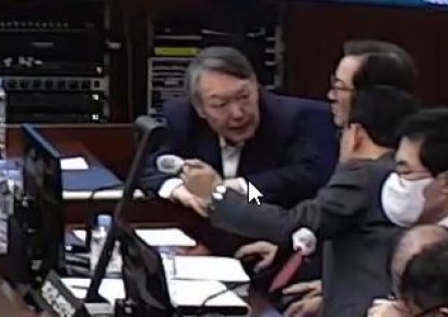 [속보]尹 내란재판 증거조사 종료…곧 특검 구형