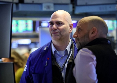 [뉴욕증시]카드 이자 상한제에 일제 약세…금융주 급락