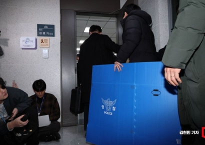 [포토]  '공천헌금 의혹' 김병기 의원실 압수수색