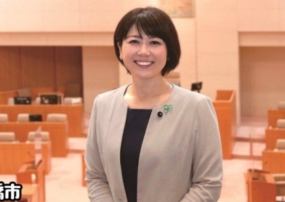 유부남 부하와 '러브호텔' 간 女시장, 또 당선…"여성 동정표 쏟아져"