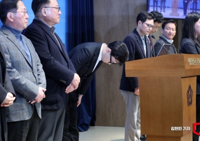 [포토] 인사하는 한동훈 전 대표