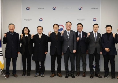 문체부, 8기 지역신문발전委 위원 9명 위촉…조상진 위원장