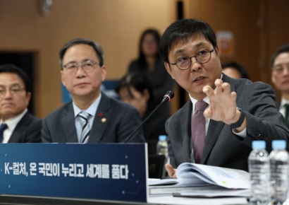 최휘영 장관 "국민체감형 성과 중심 행정으로 전환해야"