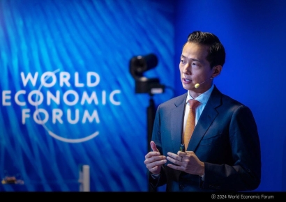 한화 김동관, 다보스서 '전기 추진 선박' 제안