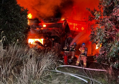 제주 구좌읍 골프장서 큰 불…잔디 관리 차량 120대 피해