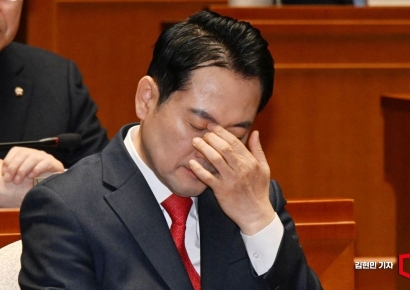 [포토] 고심하는 장동혁 대표