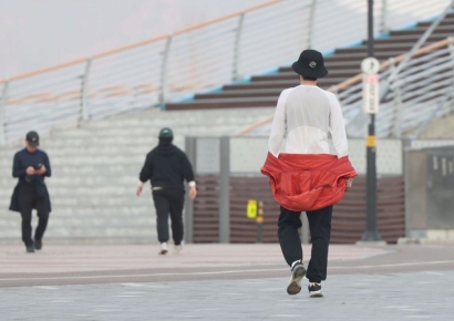 "더워서 외투 벗었다" 이상하다 했더니 결국…역대 최고기온 '경신'
