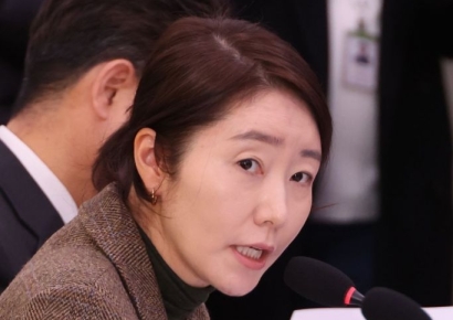 '공천헌금 1억' 진실공방…경찰, 강선우 '늑장 수사'