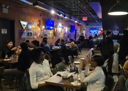 "힙하다 힙해" 퇴근길 치맥에 한국 화장품 싹쓸이까지…뉴요커 일상에 스며들다[K웨이브3.0]④