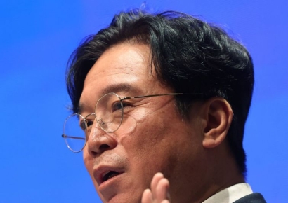 [재산공개]김영훈 노동부 장관 13억1400만원…건물 5.6억·예금 4.3억