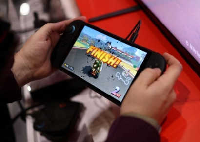 "닌텐도 스위치 압수, 화가 났다"…총으로 아빠 쏴 숨지게 한 11살 아들