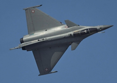 中 미사일에도 격추됐는데…인도가 라팔 전투기 버리지 못한 이유