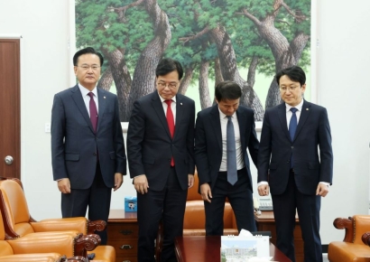 여야 원내지도부, 통일교·공천헌금 특검 논의했지만 '공회전'