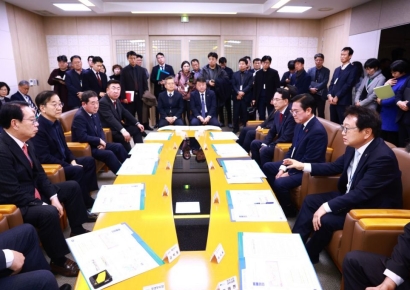 “허리 이어야 대한민국 산다”… 울진군, 동서횡단철도 국가철도망 반영 촉구 공동건의문 제출