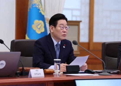 李대통령 취임 1년에도, 尹정부 기관장 208명