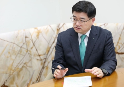 [신년인터뷰]“지방에 양질 일자리 필요…지방은행 역할 키워야”