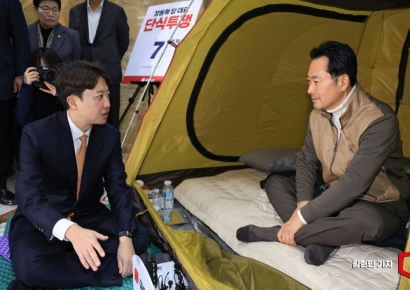[포토] 장동혁 만난 이준석, "민주당 꿈쩍 않아…더 강한 방안 강구"