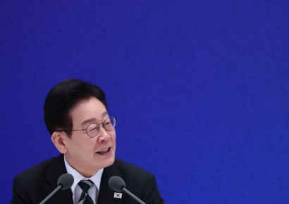 李대통령 "환율, 한두 달 뒤 1400원 전후로 떨어질 것"