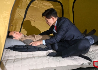 [포토] 김문수, '단식 투쟁' 장동혁 대표 방문
