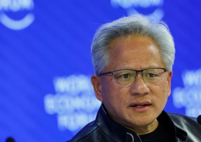 젠슨 황 "AI 인프라에 수조달러 더 필요…거품 아냐"