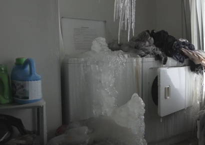 난방 끄고 집 비웠다가 '진짜 냉동고'를 봤다…얼음성 아파트 나온 캐나다