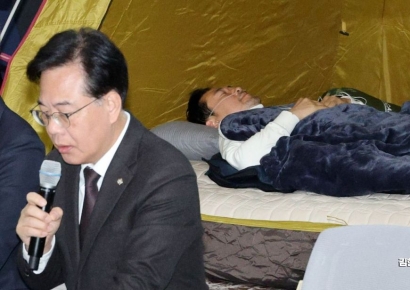 [포토] 장동혁 단식 8일째…송언석 "'쌍특검' 수용해야" 거듭 촉구