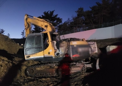 양산 공사장서 시동 끈 굴착기 화재 … 인명피해 없어