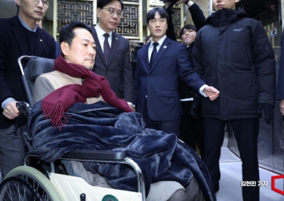 [포토] 장동혁, 단식 8일 만에 중단…"보다 긴 싸움 위해"