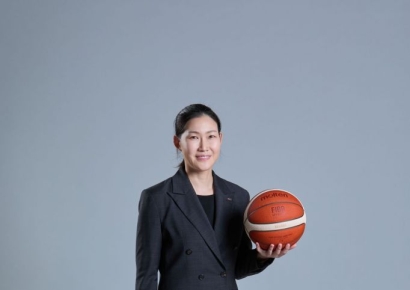 코트의 여왕에서 '명품 전술' 리더십… BNK썸 박정은 감독, '윤곡 김운용 여성체육대상' 지도자상