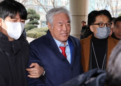 '전광훈 없는' 사랑제일교회 예배, 이번주부터 실내 전환