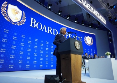 트럼프 주도 '평화위' 공식 출범…19개국 서명