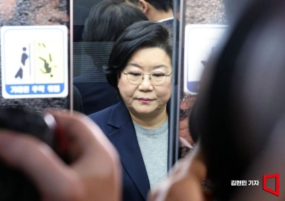 [포토] 인사청문회장으로 향하는 이혜훈 기획예산처 장관 후보자