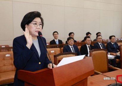 [포토] 선서하는 이혜훈 기획예산처 장관 후보자