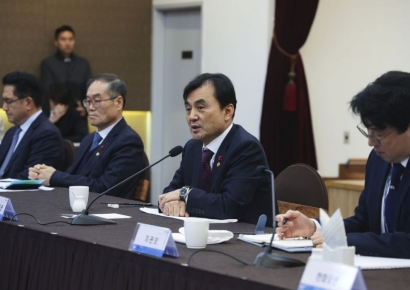 안규백, 방산기업 CEO 간담회…"'방산 4대 강국' 도약 천재일우 기회"