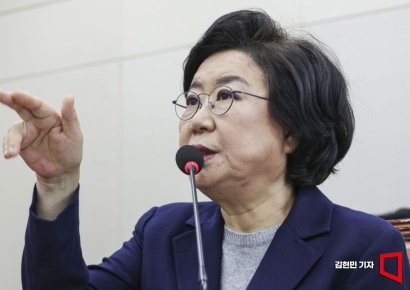 [포토] 이혜훈 "장남, 국위선양자 연대 입학…시아버지 청조근정훈장"