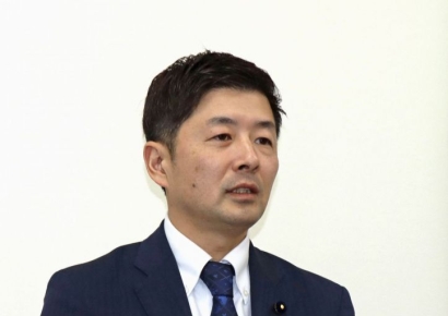 日 다카이치 장남, '세습정치' 비판론에 총선 출마 포기